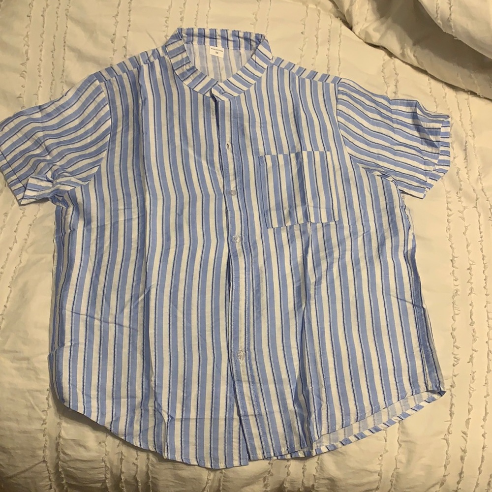 Men’s striped shirt